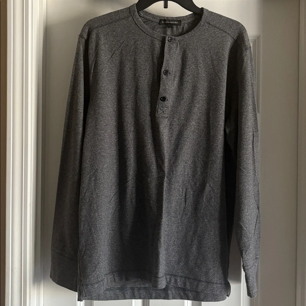 Banana Republic Henley Size Large